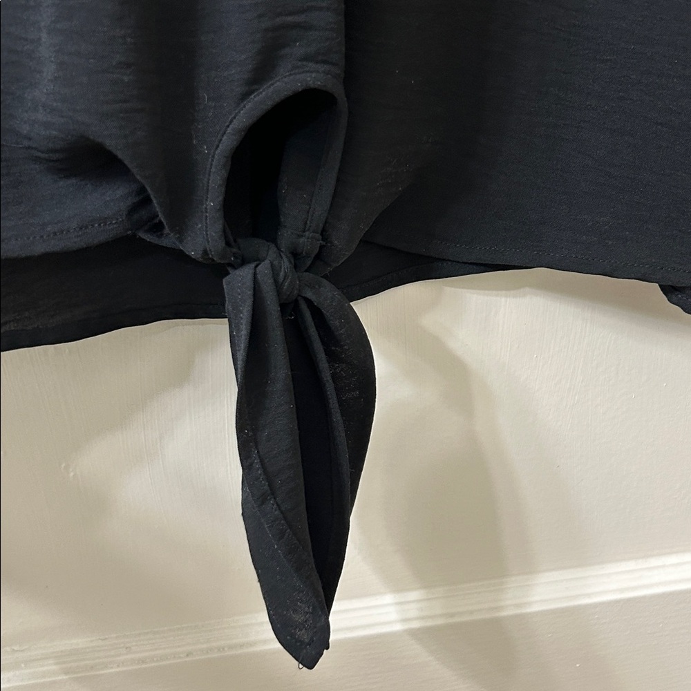 Flowy Black Tie-Front Blouse - Picture 7 of 8